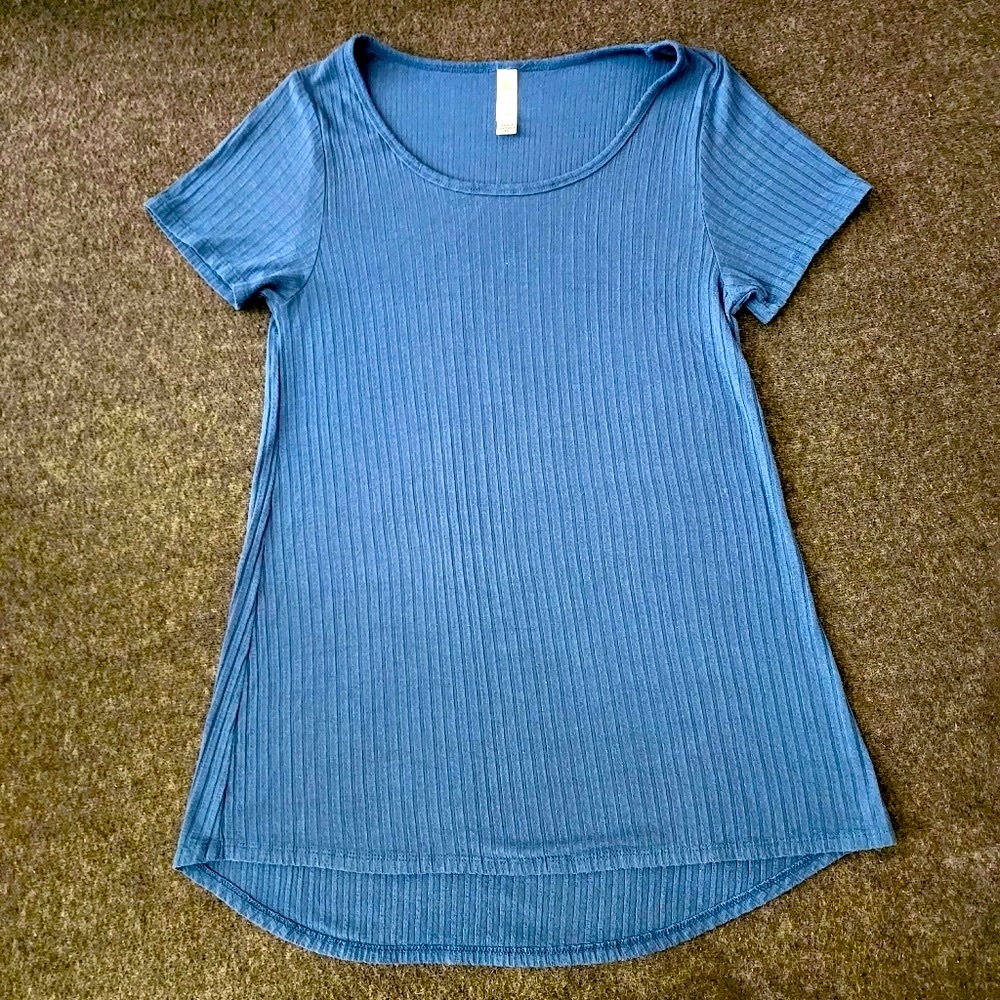 🟢LULAROE | Scoop Necked | Textured | Top | Shirt | GUC